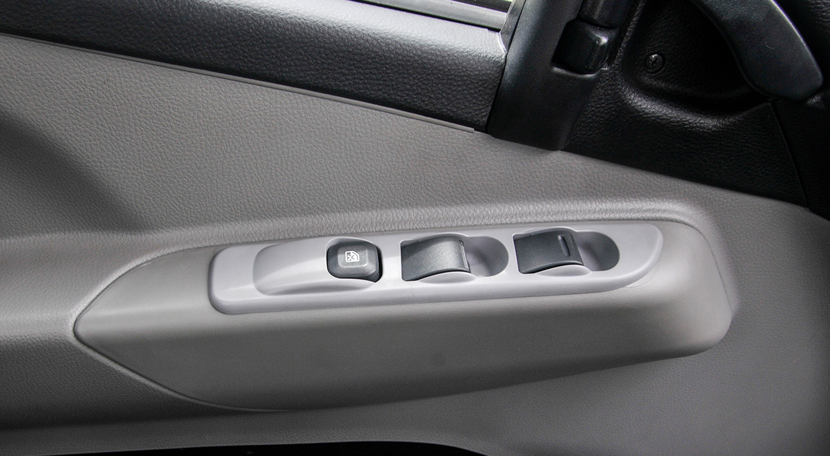 Kính chỉnh điện